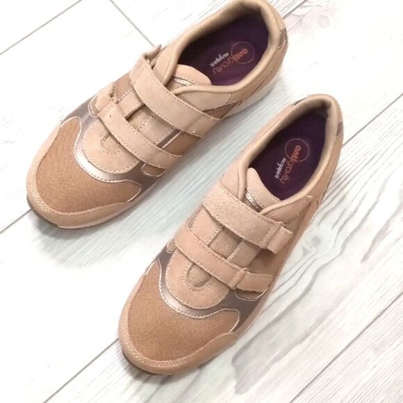 (40-3841)  Easy Spirit Sneakers  Sz 7 - Picture 1 of 9